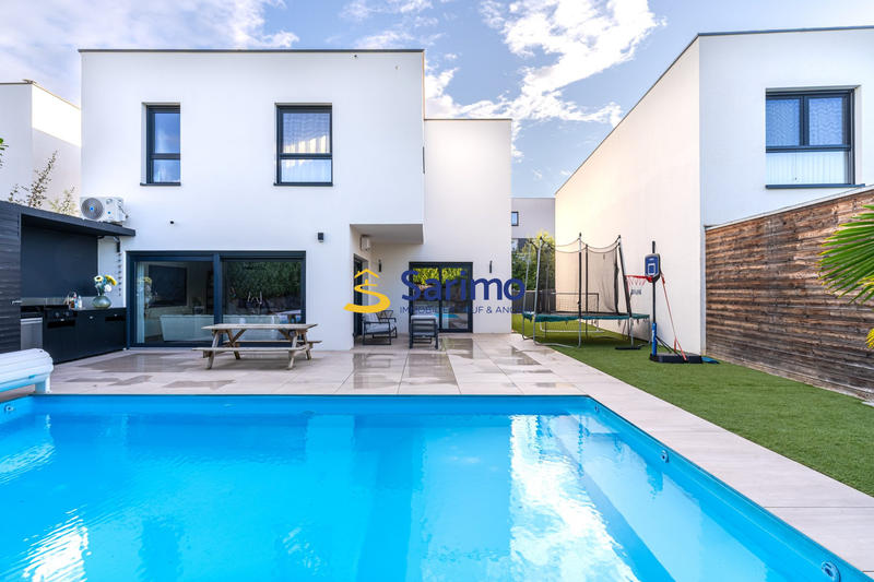 Maison contemporaine - 250 m² - 7 pièces