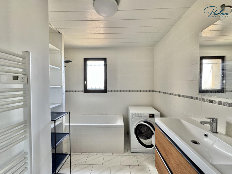 Appartement - 93 m² - 4 pièces