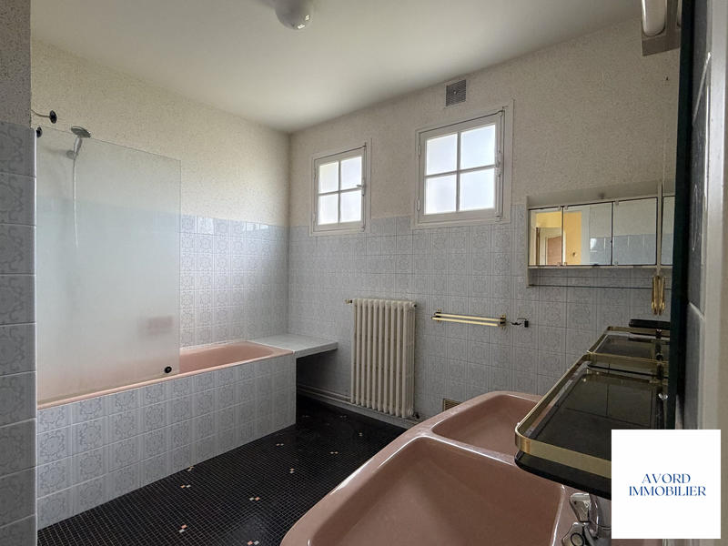 Maison ancienne - 261 m² - 10 pièces