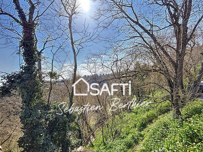 Maison - 180 m² - 5 pièces