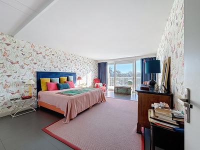 Appartement - 220 m² - 5 pièces