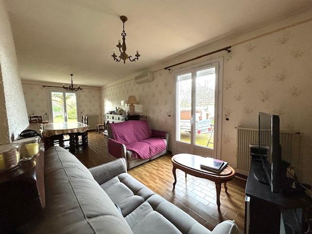 Propriété - 90 m² - 4 pièces