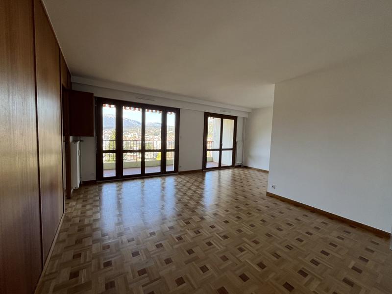 Appartement - 112 m² - 6 pièces