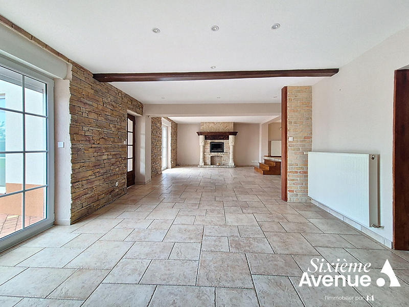 Maison - 265 m² - 6 pièces