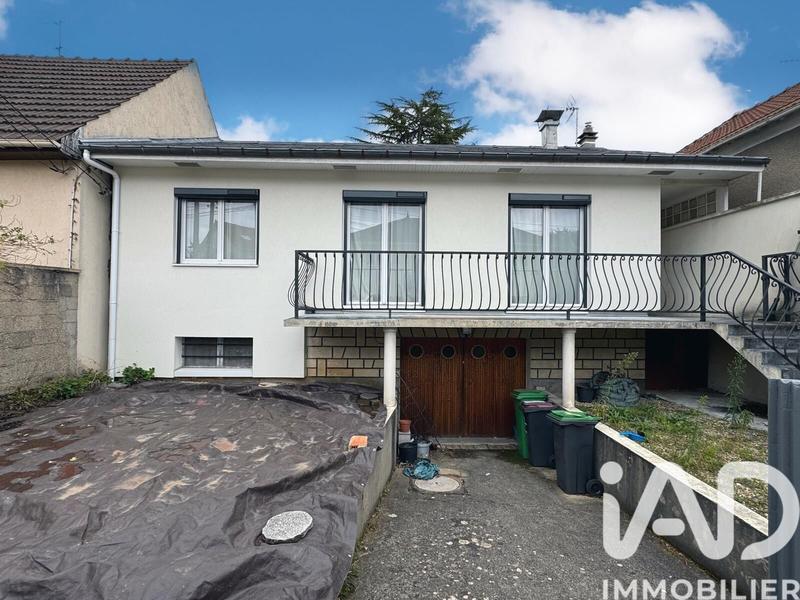 Maison - 90 m² - 5 pièces