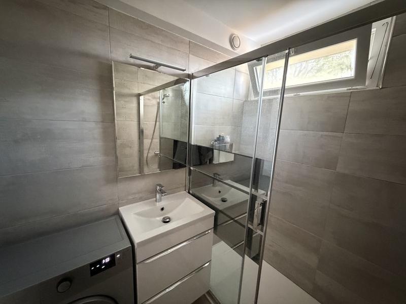 Appartement - 90 m² - 5 pièces