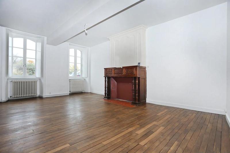 Maison - 225 m² - 8 pièces