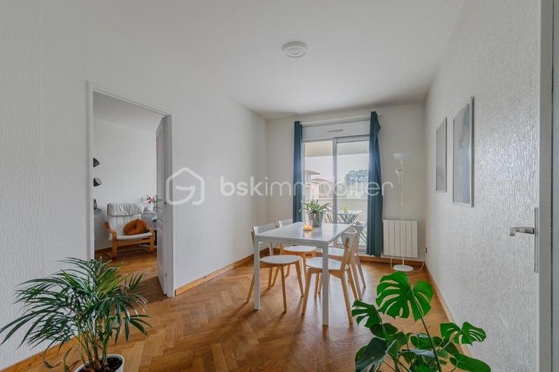 Appartement - 100 m² - 5 pièces