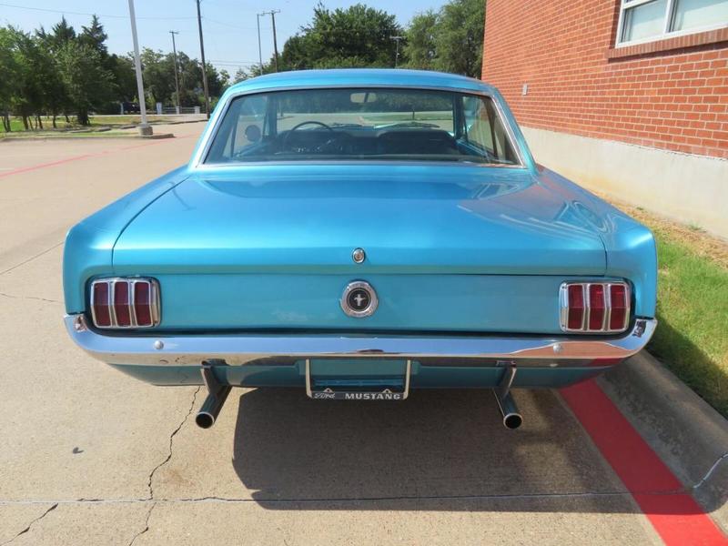 Ford Mustang Coupe V8 01.76.63.32.16