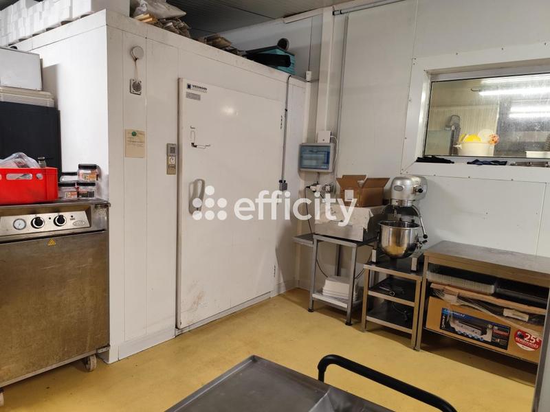 Entrepôt - 208 m² - 5 pièces