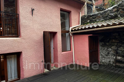 Maison - 202 m² - 3 pièces