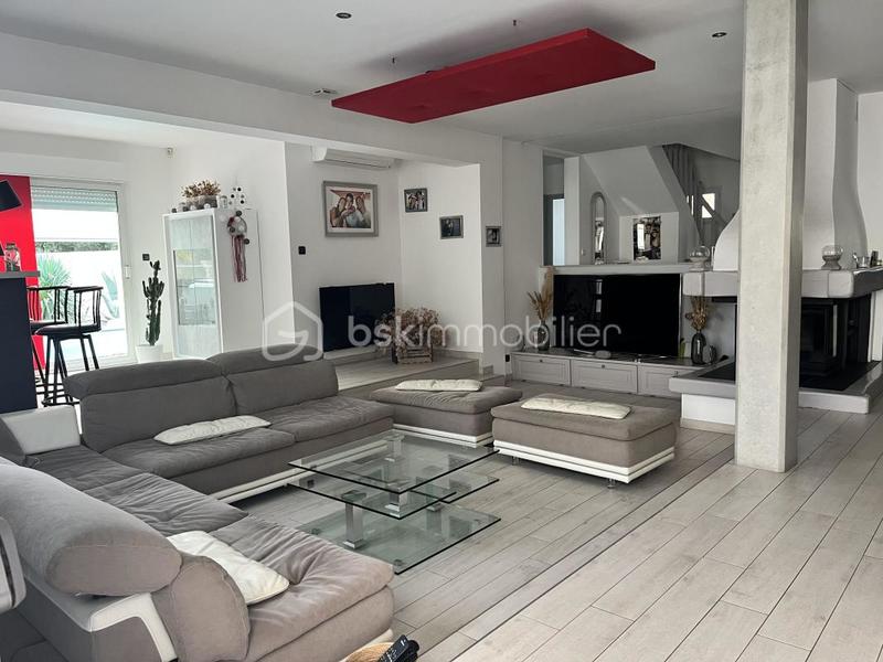 Villa - 210 m² - 6 pièces