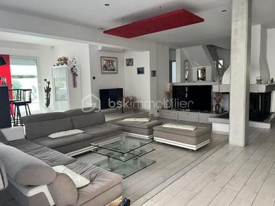 Villa - 210 m² - 6 pièces