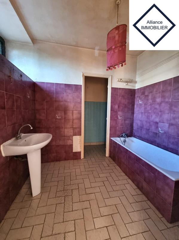 Maison - 96 m² - 8 pièces