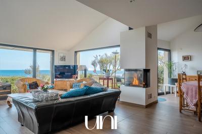 Maison - 237 m² - 7 pièces