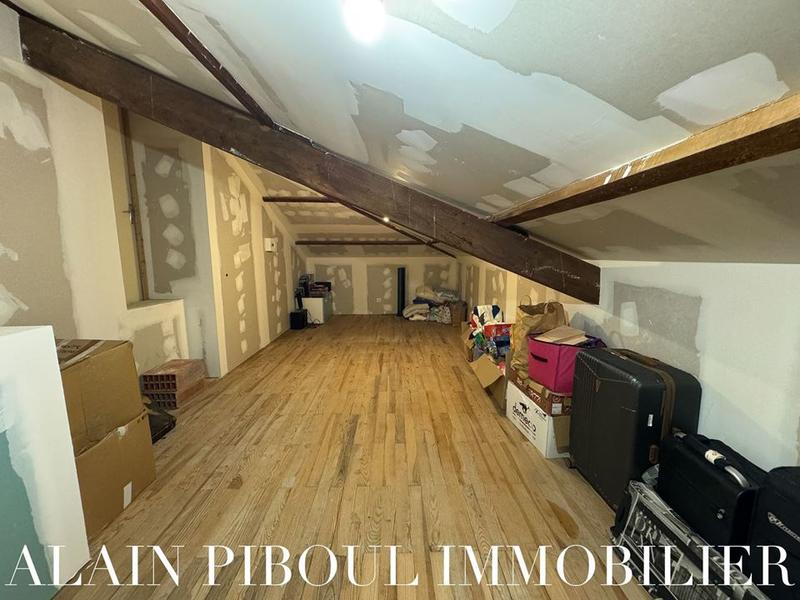 Maison traditionnelle - 141 m² - 5 pièces