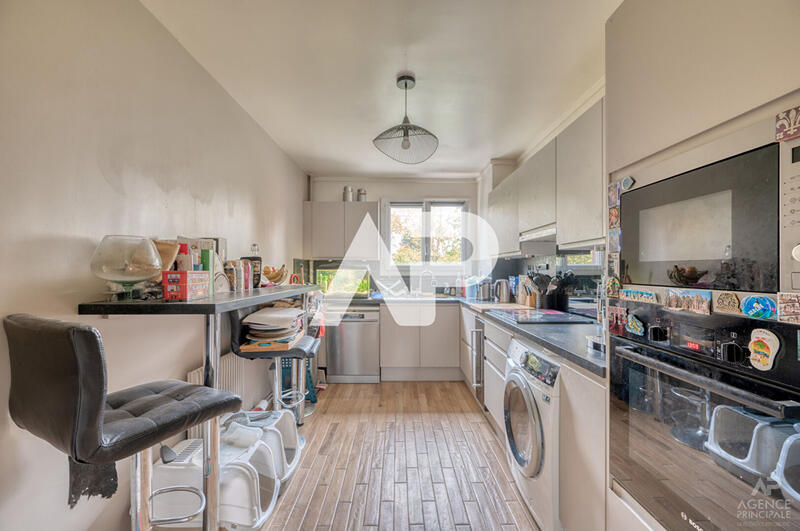 Appartement - 90 m² - 4 pièces