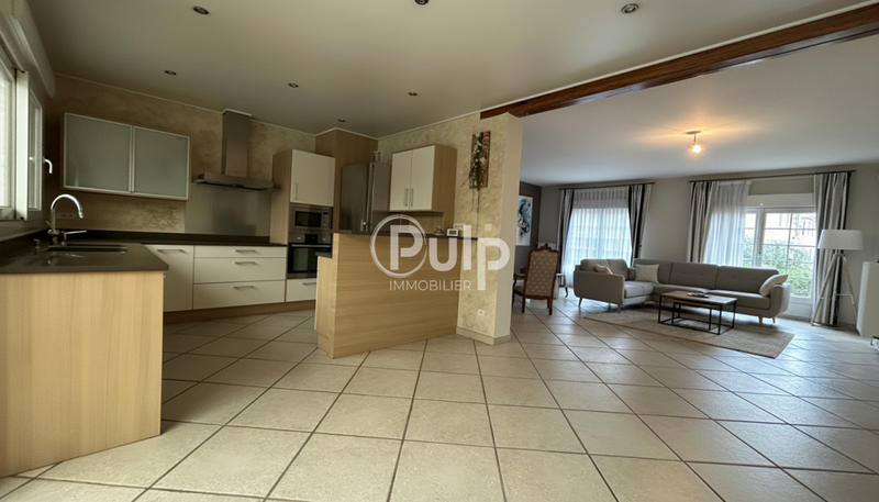 Maison - 195 m² - 8 pièces