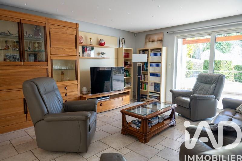 Maison - 235 m² - 8 pièces