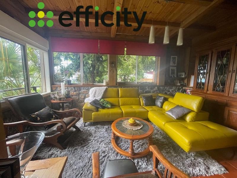 Maison - 263 m² - 8 pièces