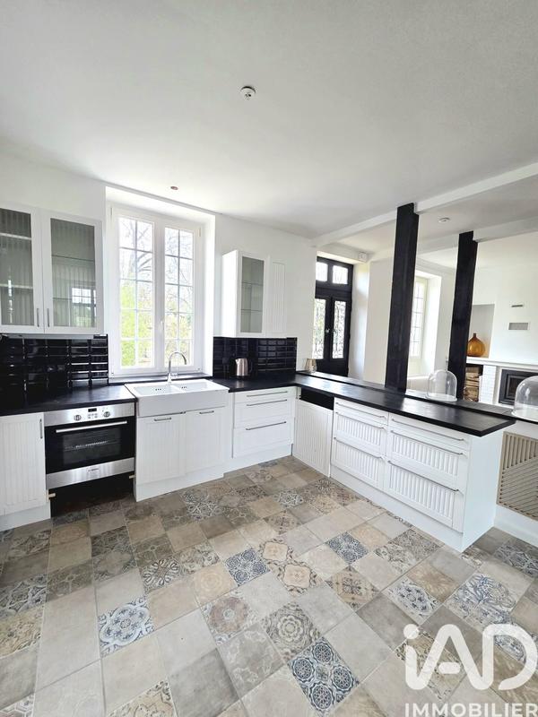 Maison - 225 m² - 6 pièces