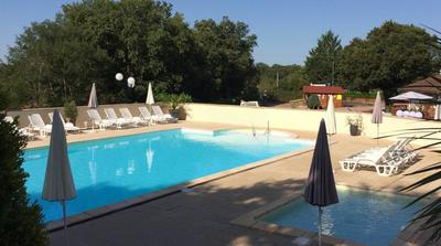 Propriété - 778 m² - 45 pièces