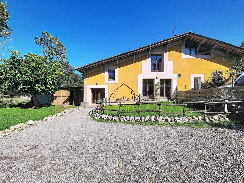 Maison - 260 m² - 5 pièces