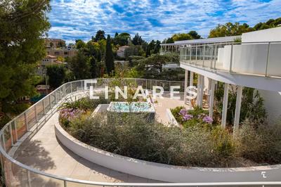 Appartement - 200 m² - 5 pièces