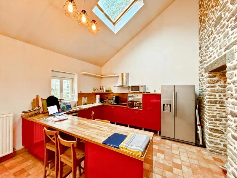 Maison - 240 m² - 5 pièces