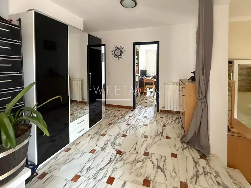 Villa - 199 m² - 10 pièces