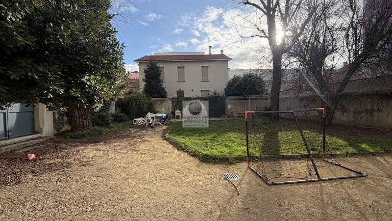 Appartement - 198 m² - 6 pièces