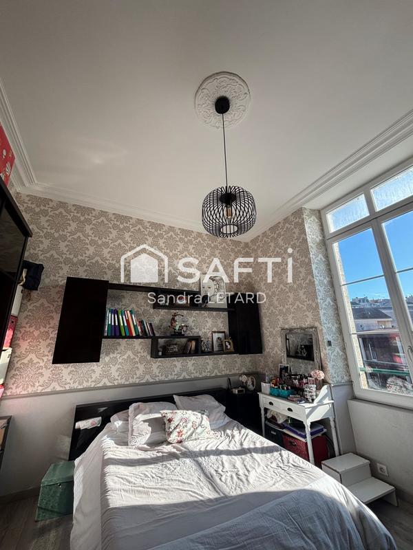 Maison - 221 m² - 9 pièces