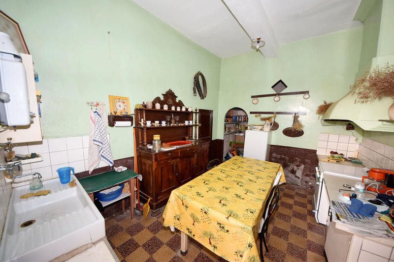 Maison - 265 m² - 9 pièces