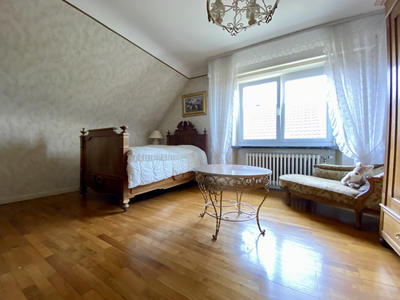 Maison - 195 m² - 8 pièces