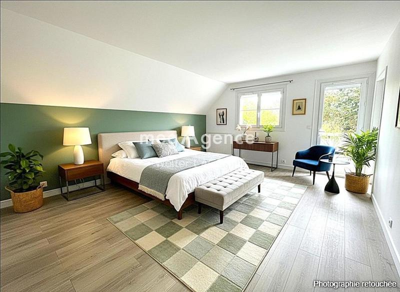 Maison traditionnelle - 260 m² - 10 pièces