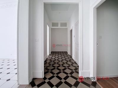 Appartement - 98 m² - 3 pièces