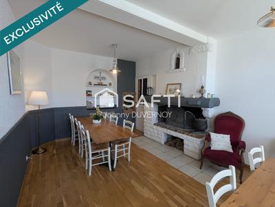 Maison - 238 m² - 8 pièces