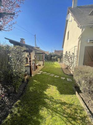 Maison traditionnelle - 165 m² - 6 pièces