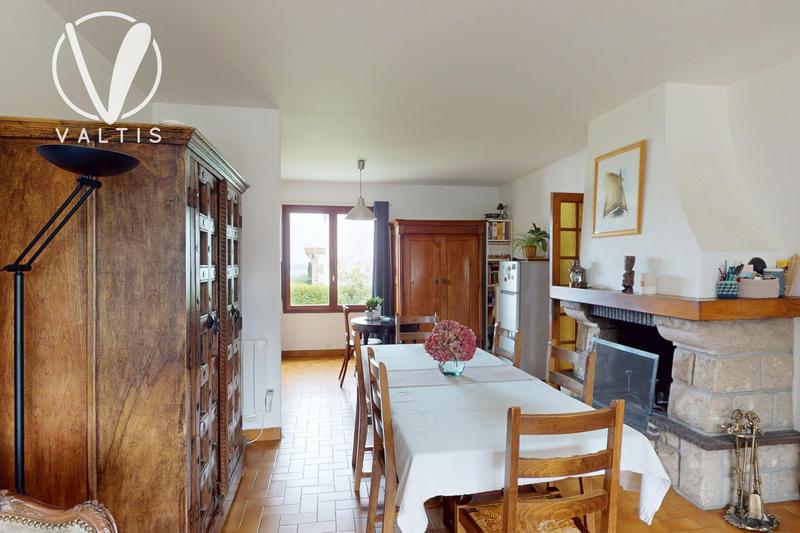 Maison - 99 m² - 5 pièces