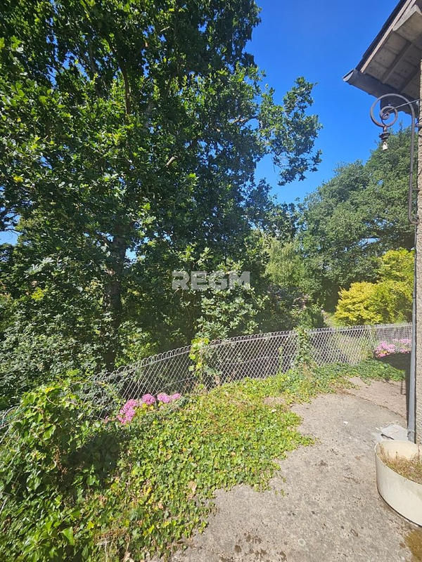 Propriété - 193 m² - 7 pièces