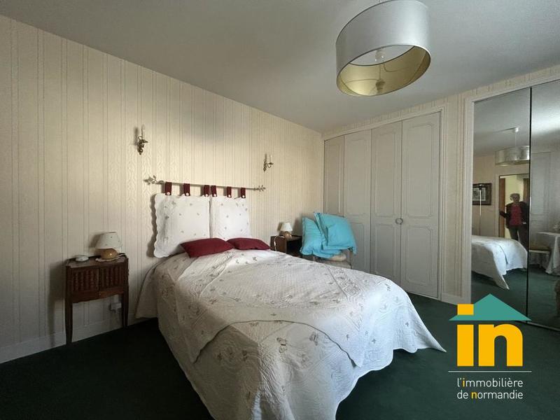 Maison - 284 m² - 8 pièces