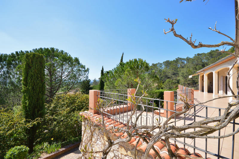 Villa - 226 m² - 6 pièces