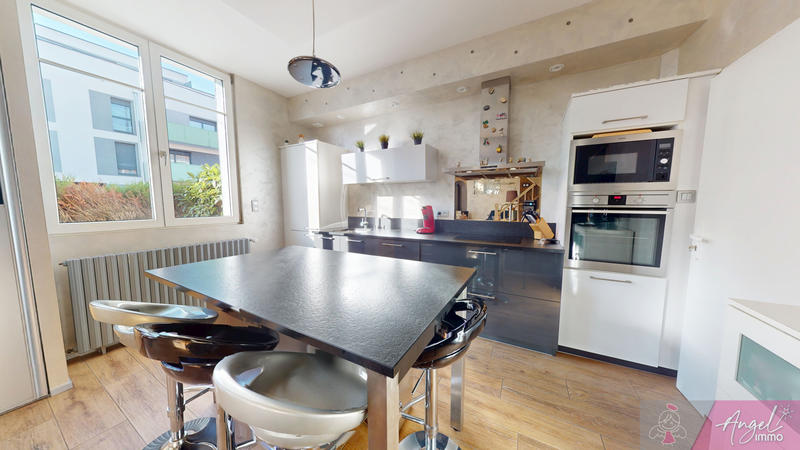 Maison - 90 m² - 5 pièces