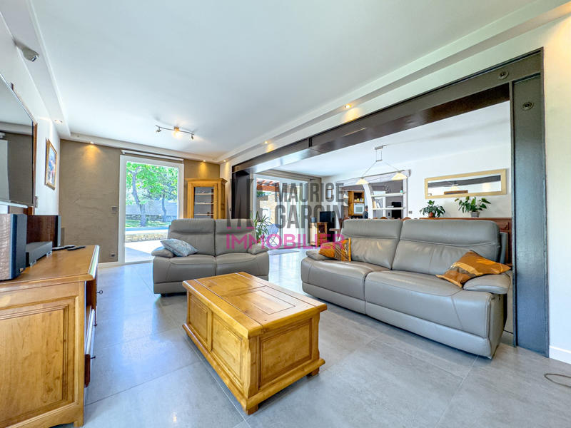 Maison - 212 m² - 6 pièces