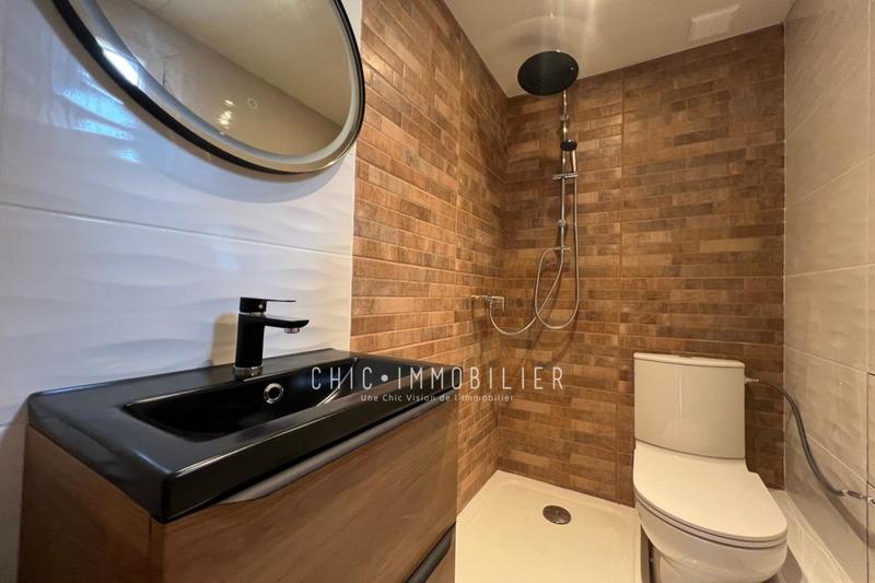 Maison - 140 m² - 9 pièces