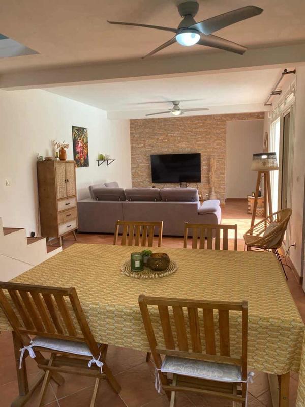 Maison - 208 m² - 8 pièces