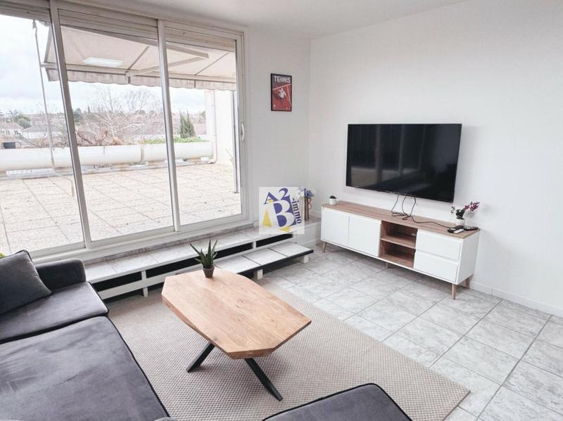 Appartement - 102 m² - 6 pièces