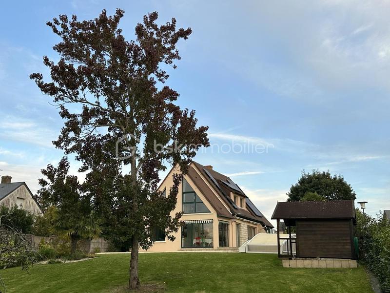 Pavillon - 200 m² - 8 pièces