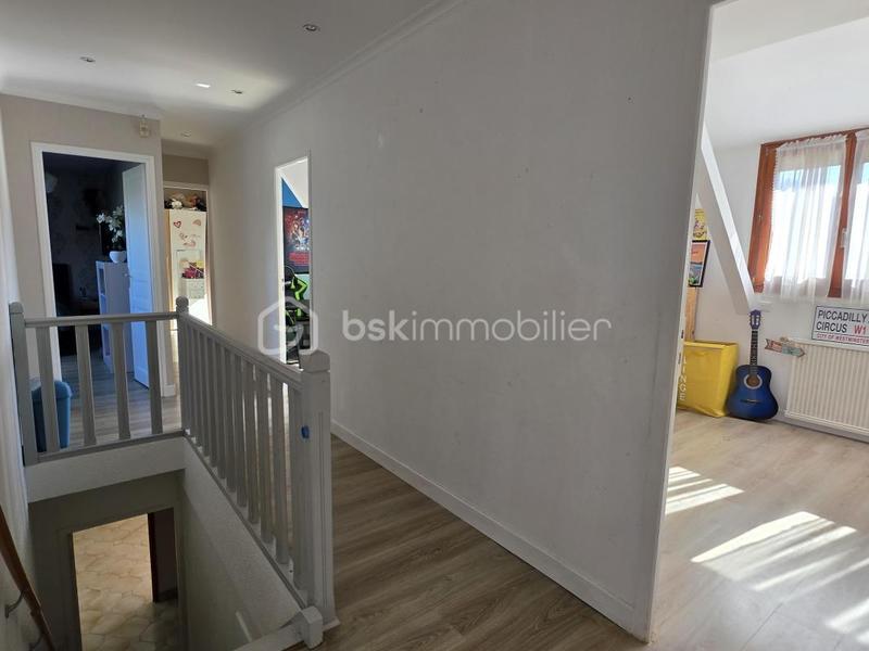 Maison traditionnelle - 166 m² - 8 pièces