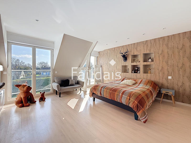 Maison - 209 m² - 6 pièces